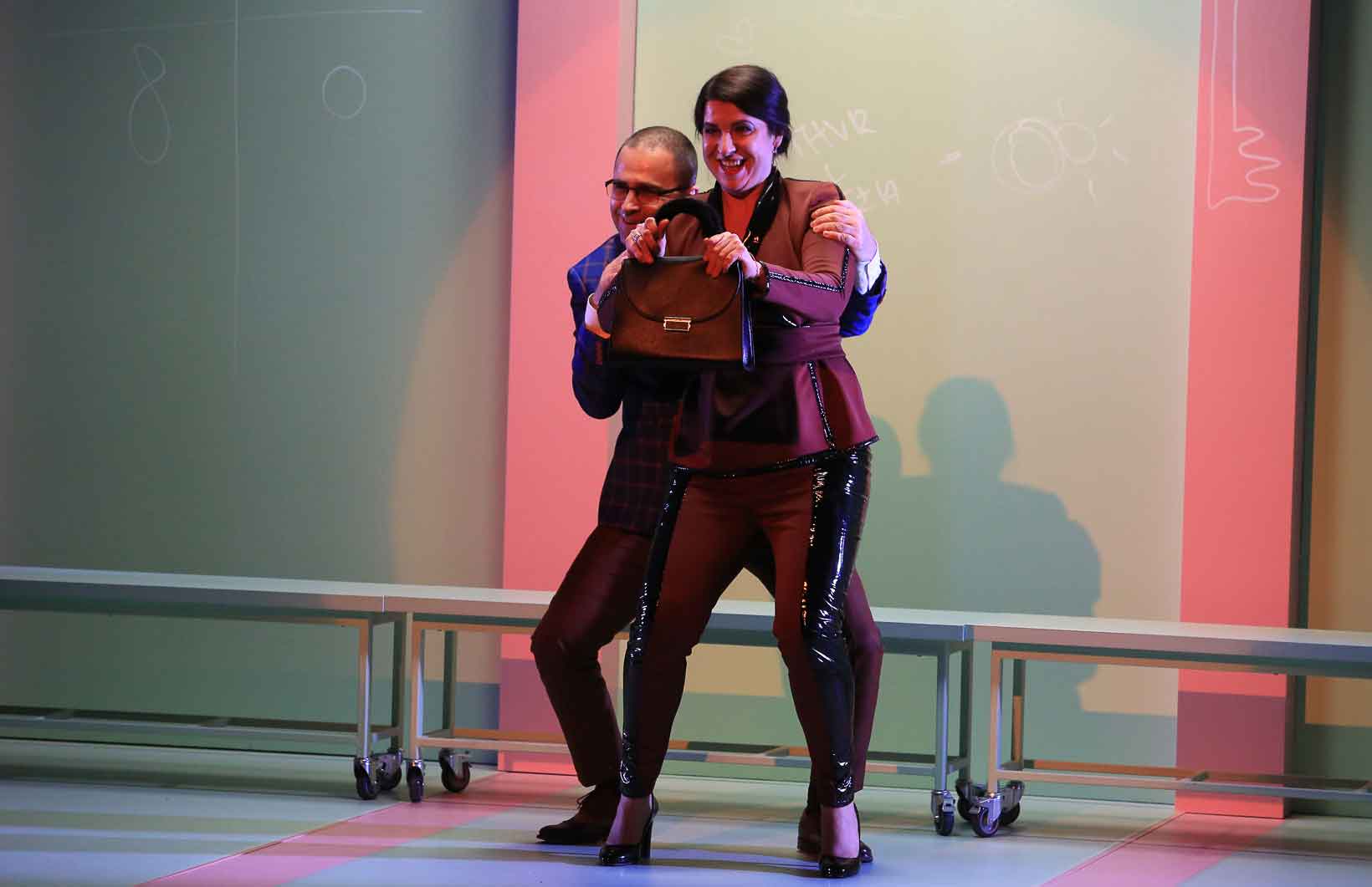 https://www.teatrulclasic.ro/files_/20260422205703_53_Angela-Petrean-Varjasi_-i_-tefan_Statnic_-n_-coala_-i_familia_dup-_I.L._Caragiale_regia_Cristian-Ban_foto_Laurian-Popa.jpg